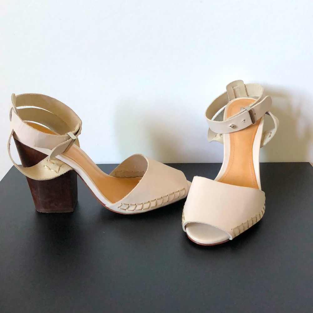 Schutz peep toe block heal
